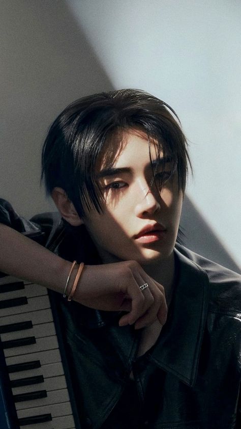 Sunghoon - Vocalista, Dançarino